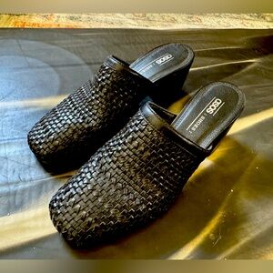 Leather mules